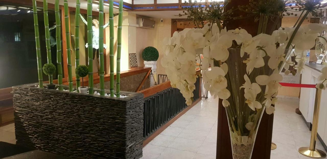Checkin Trave Hotel Figueres  Exterior foto