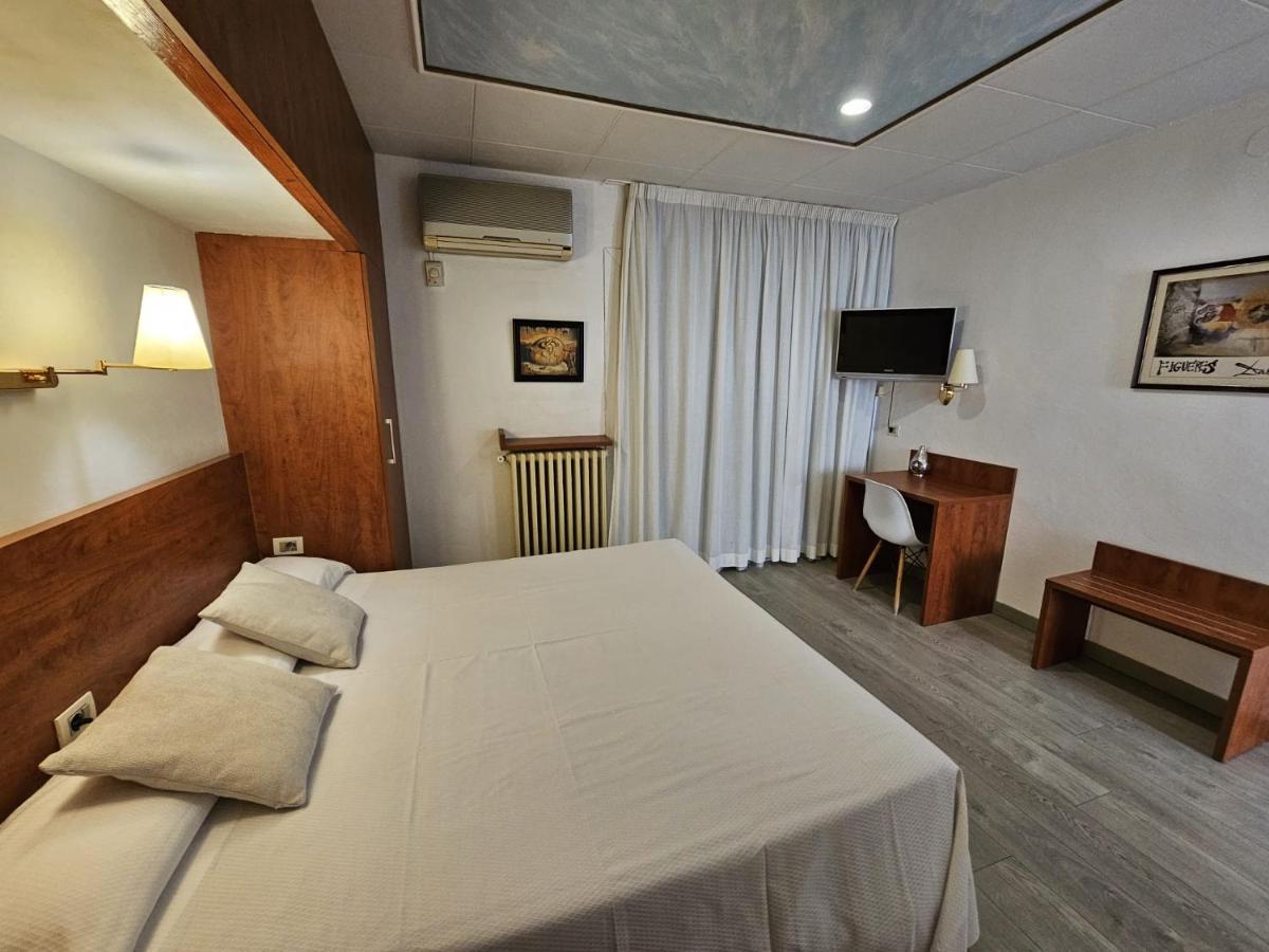 Checkin Trave Hotel Figueres  Exterior foto