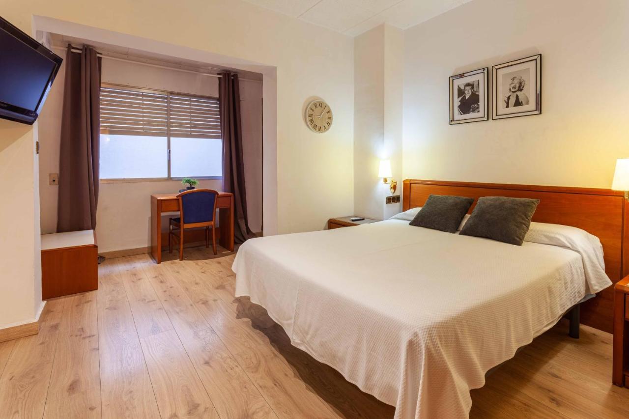 Checkin Trave Hotel Figueres  Exterior foto